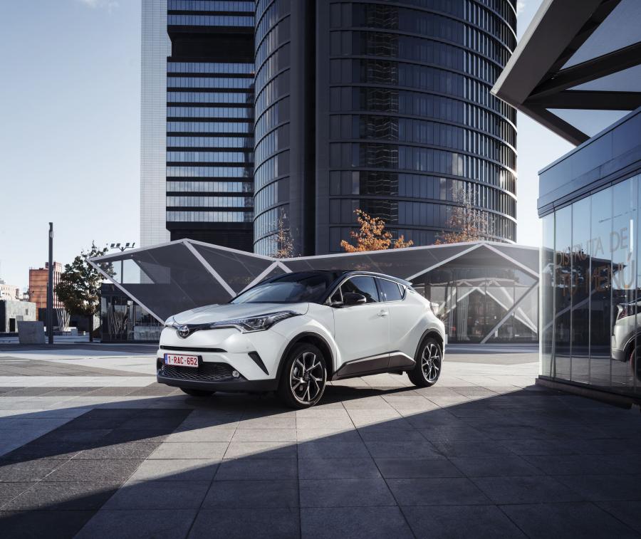  Toyota C-HR 2016 года  (WW) (фото 24 из 53)